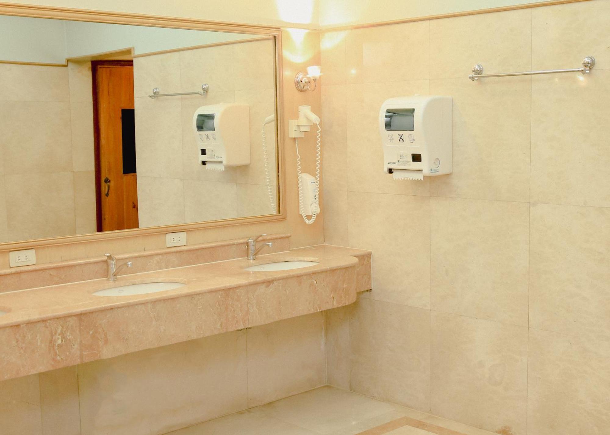 Richmonde Hotel Ortigas, Manila Pasig City Exterior photo